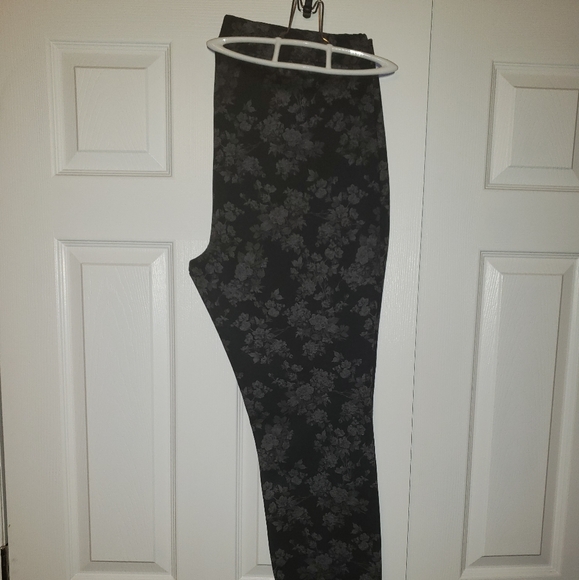 Leggings - Picture 1 of 3